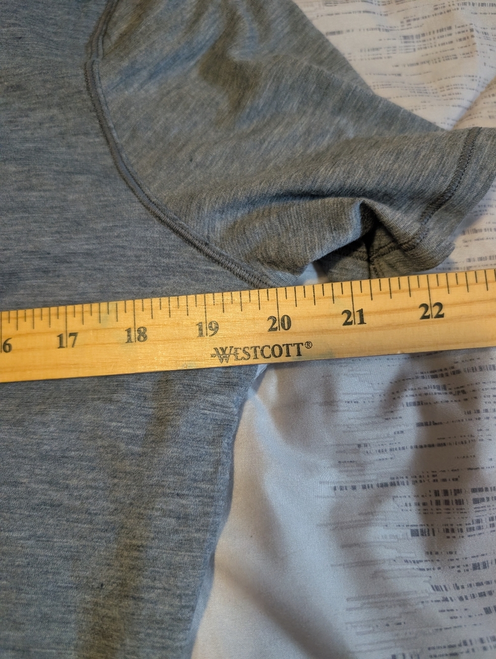 Lululemon Gray Twist Front Short Sleeve Top Women’s Large Relaxed Fit - Picture 4 of 6